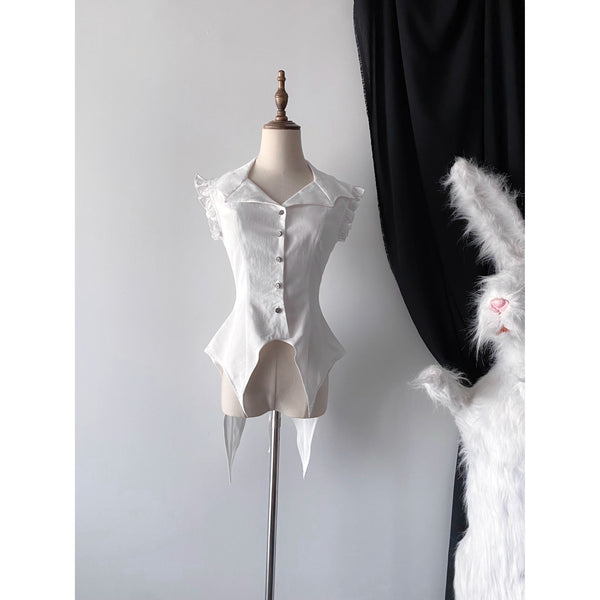 西洋貴族のヴィクトリアントップスとフリルスカート - White