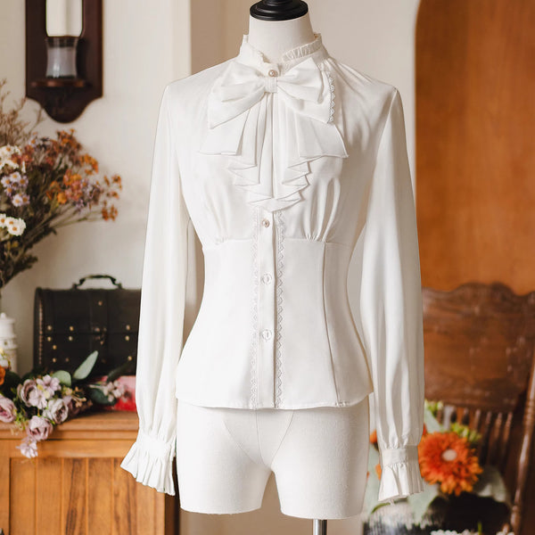 英国のお嬢様のクラシックブラウス