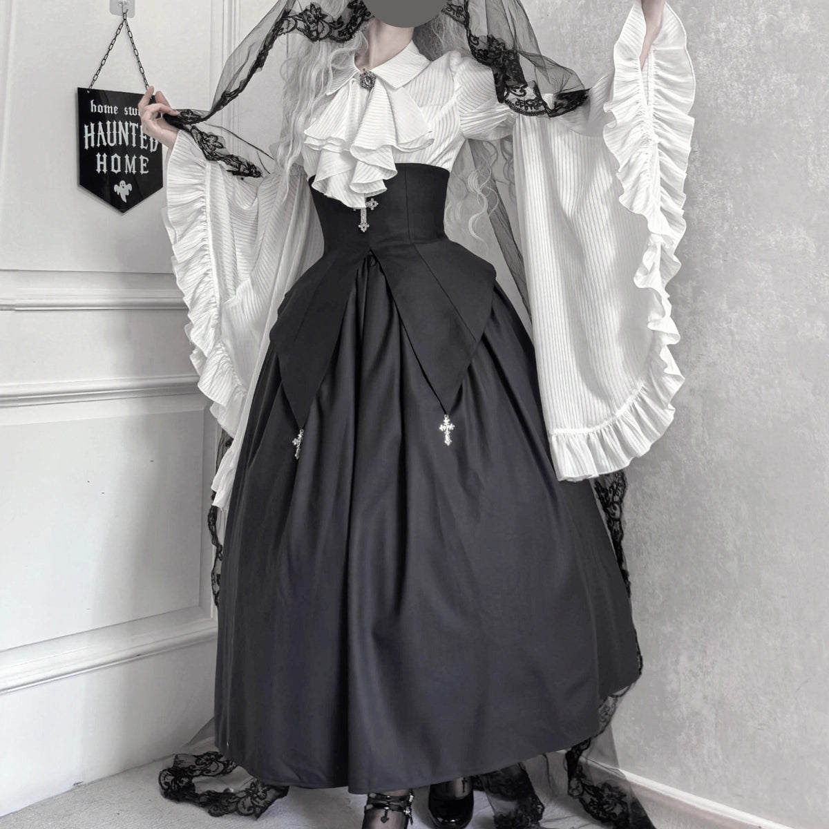 Pure White Fragments – ManusMachina