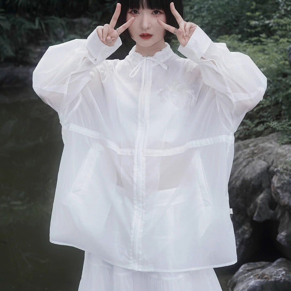 心臓の刺繍ブラウス