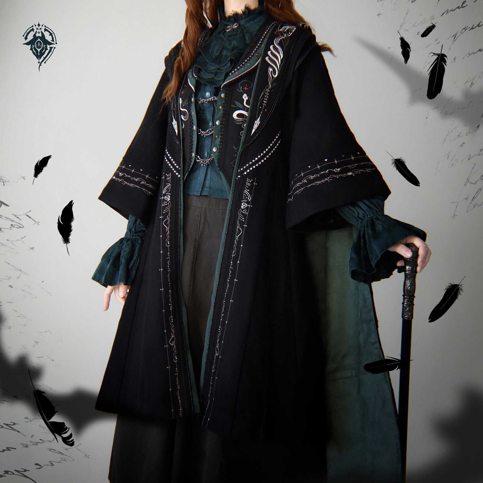魔術師の刺繍ゴシックマント – ManusMachina