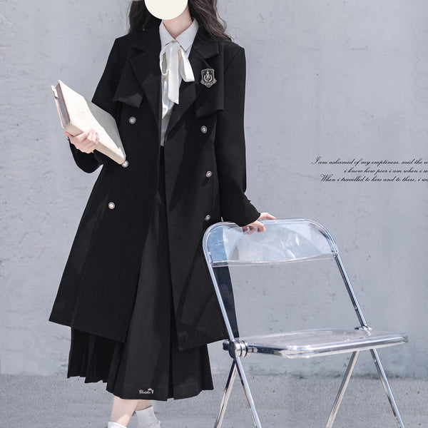 文学令嬢のトレンチコートとブラウスとプリーツスカート - Black Trench