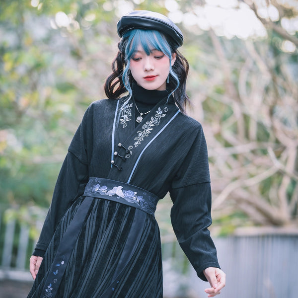 椿の花の刺繍チャイナブラウス