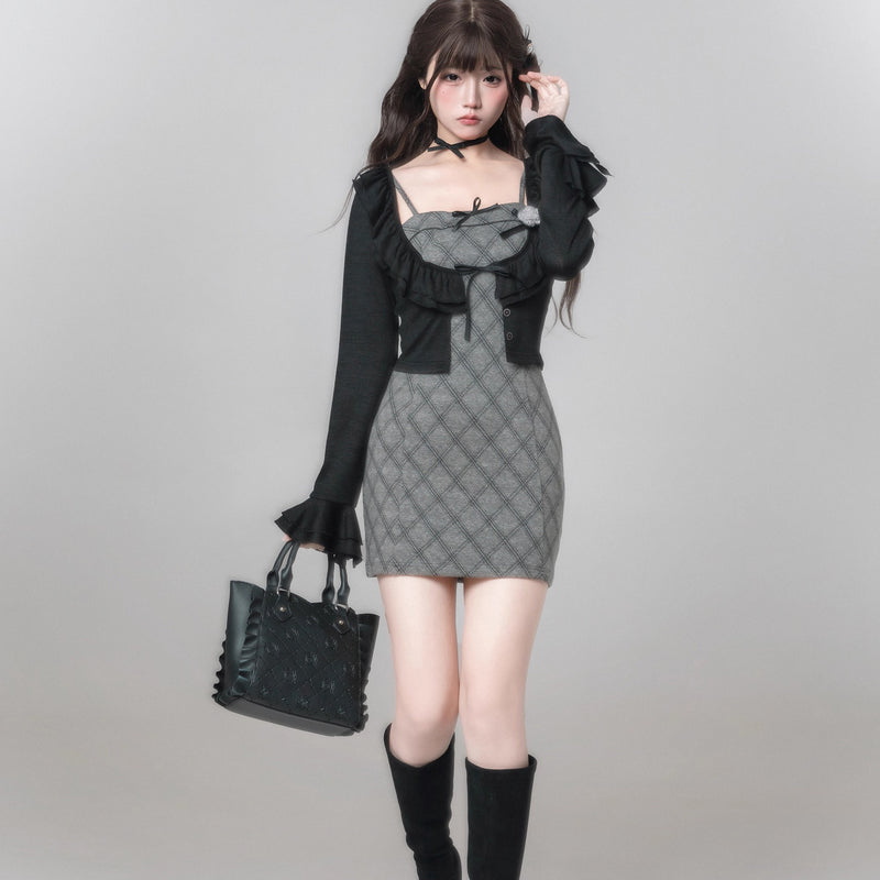 巴里のお嬢様のストラップワンピースとカーディガン