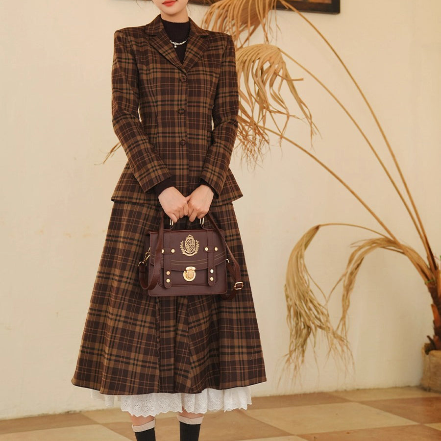 Miss Egg – 2Page – ManusMachina