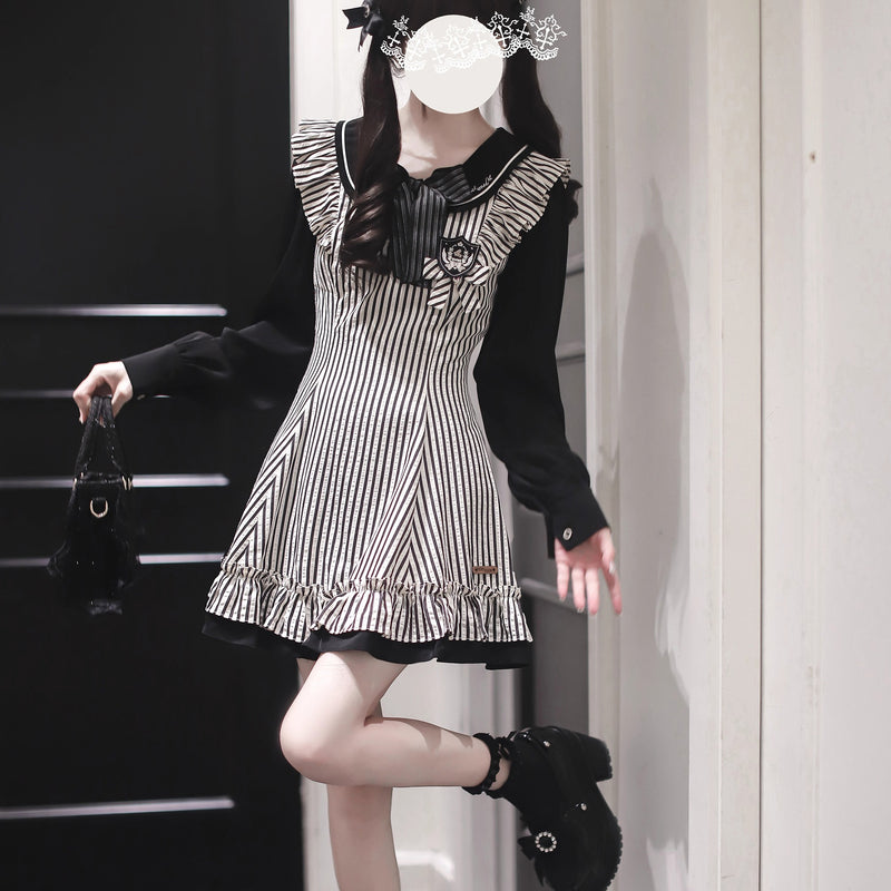 黒白の縦縞ドッキングワンピース