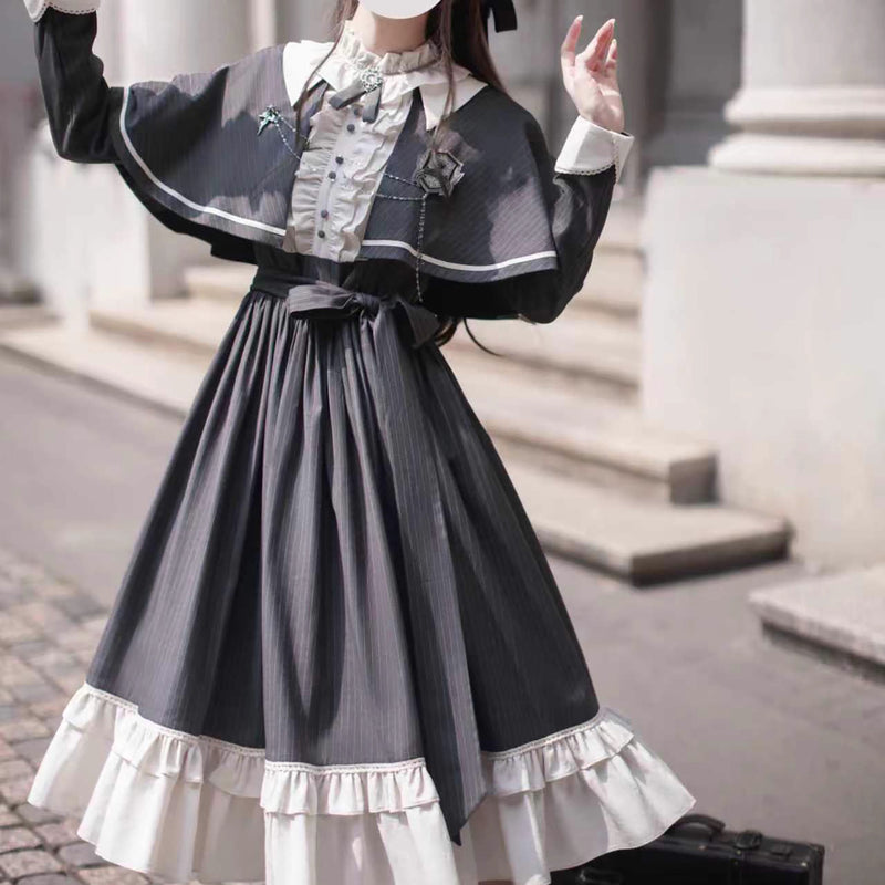 公爵令嬢のクラシカルワンピースとケープ