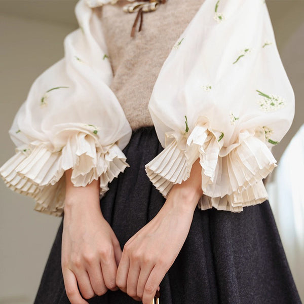 宮廷の花の刺繍ヴィクトリアンブラウスとニットベスト