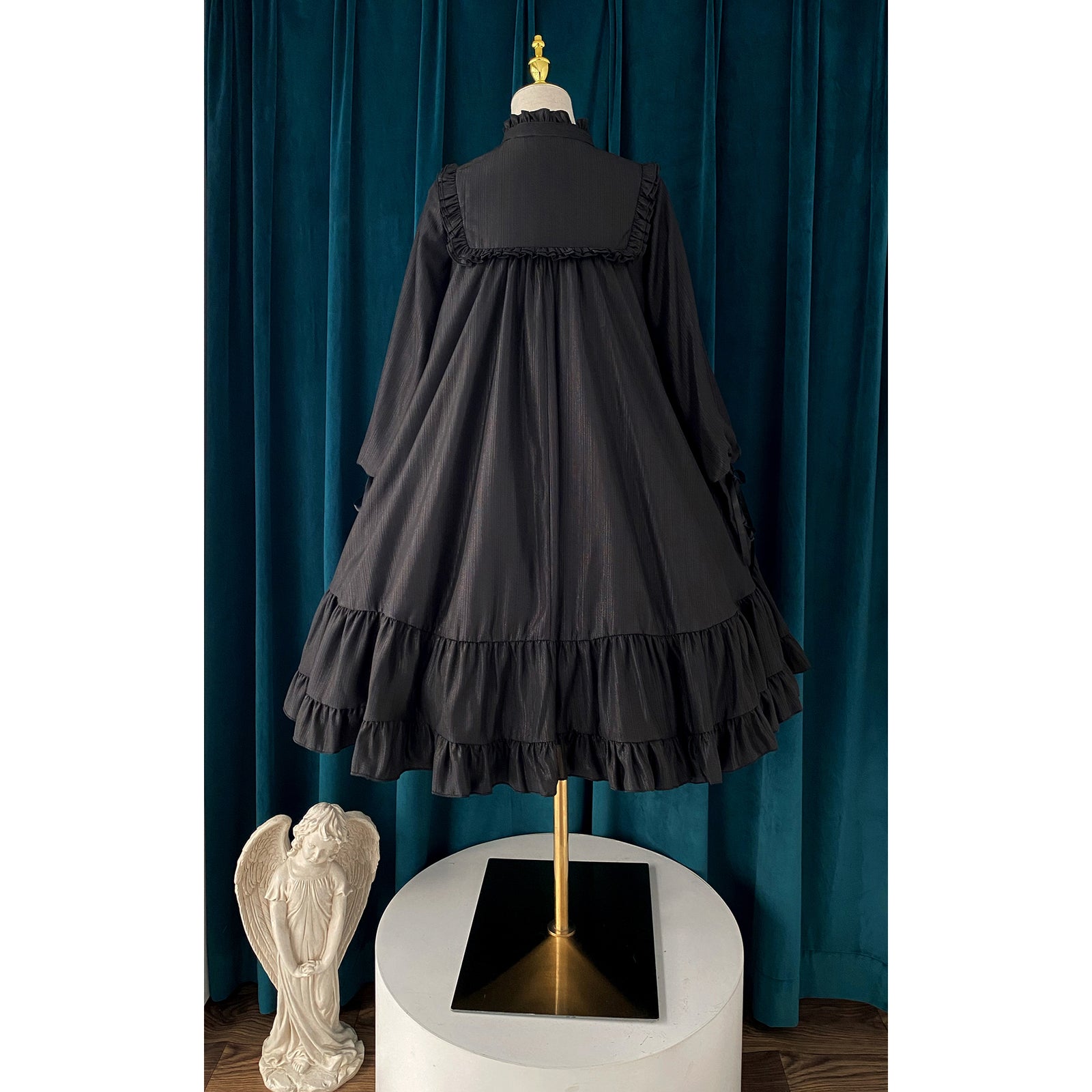 漆黒のお嬢様のクラシカルワンピース[2025年9月下旬-10月下旬発送予定
