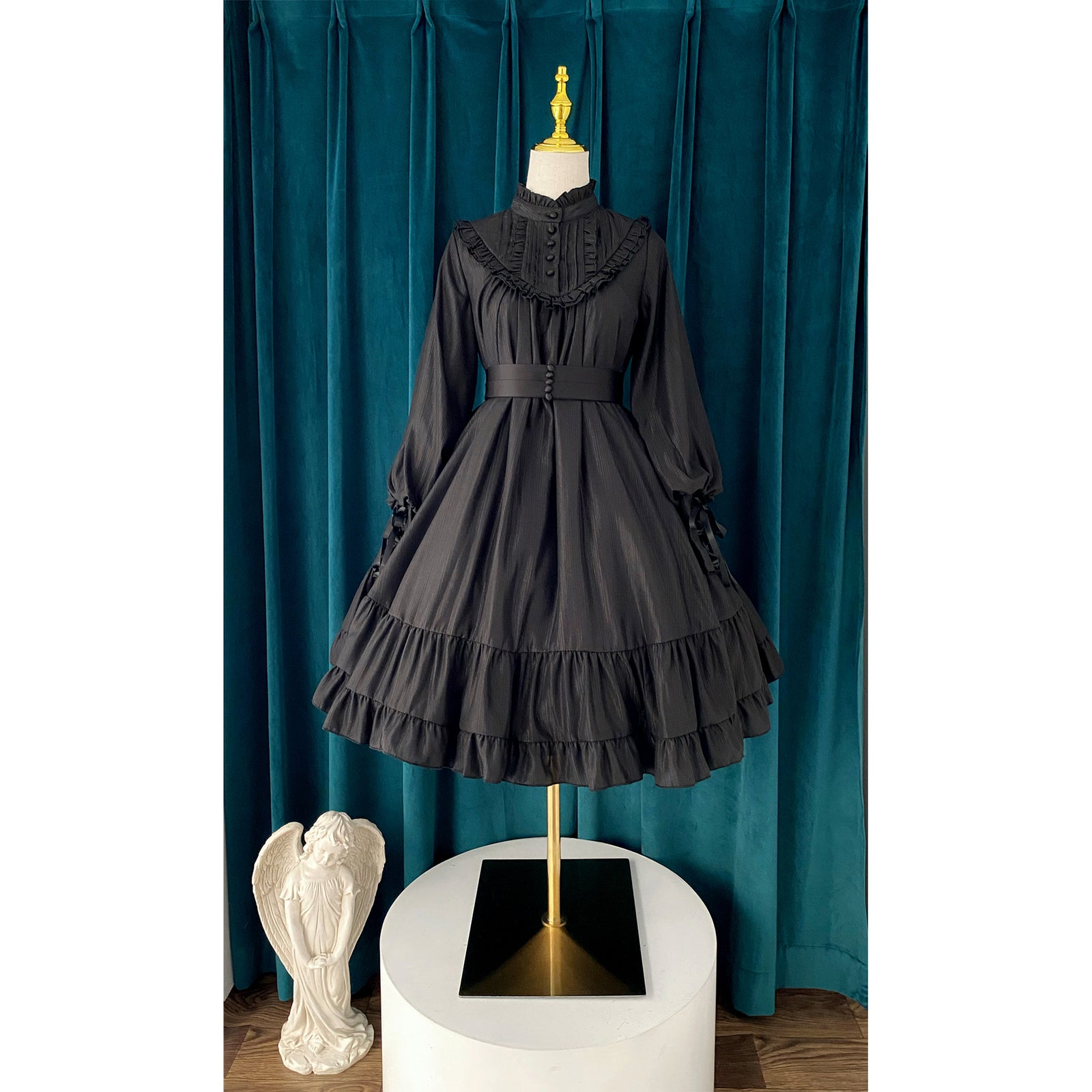 漆黒のお嬢様のクラシカルワンピース[2025年9月下旬-10月下旬発送予定