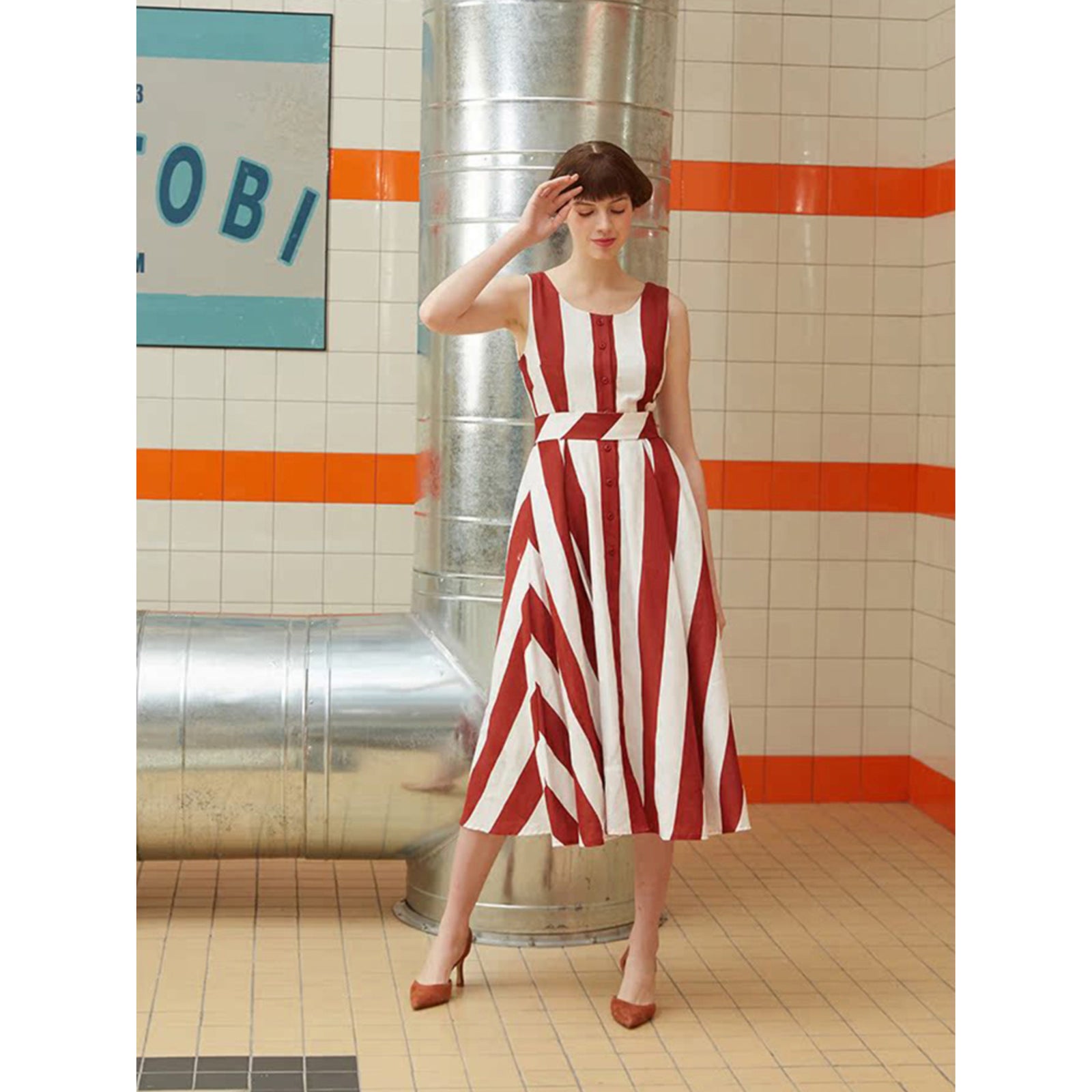 昭和レトロ レッド　ストライプ ウエスト切替 フレアラインワンピース 秋冬　L1 昭和レトロ レッド ストライプ ウエスト切替 フレアラインワンピース