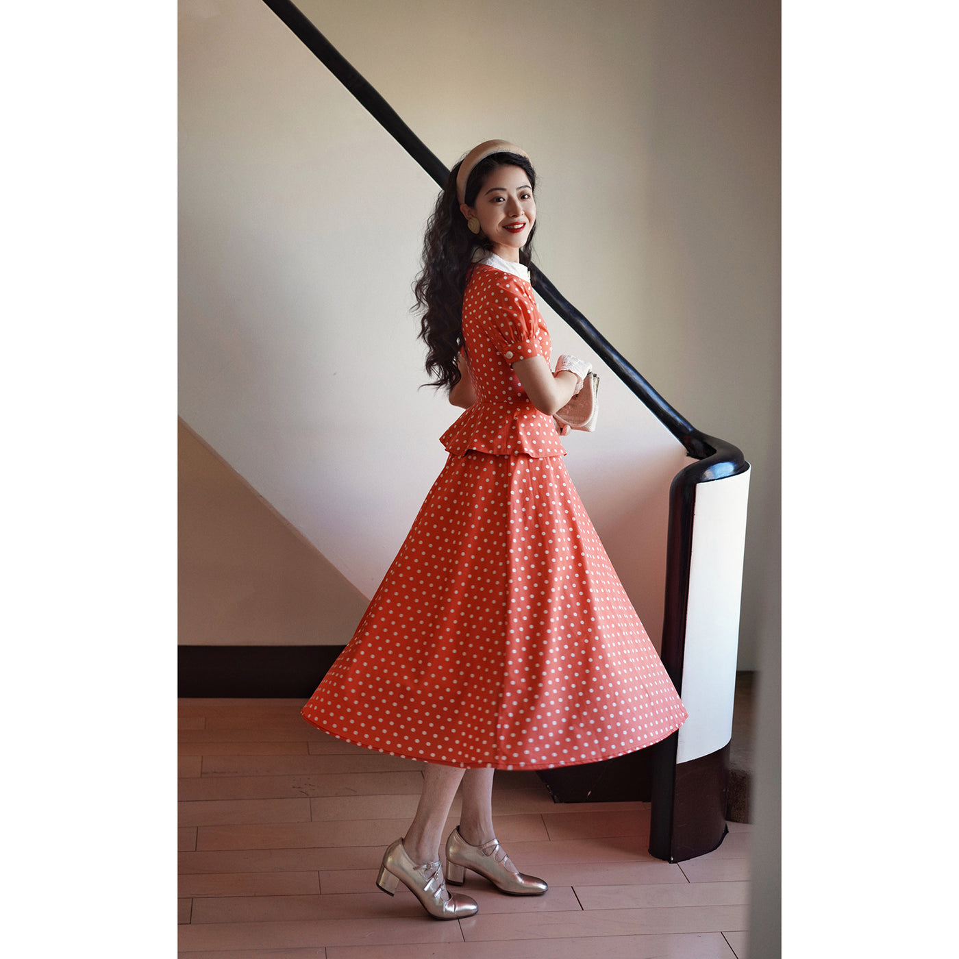 赤朱の水玉柄レトロトップスとスカート – ManusMachina