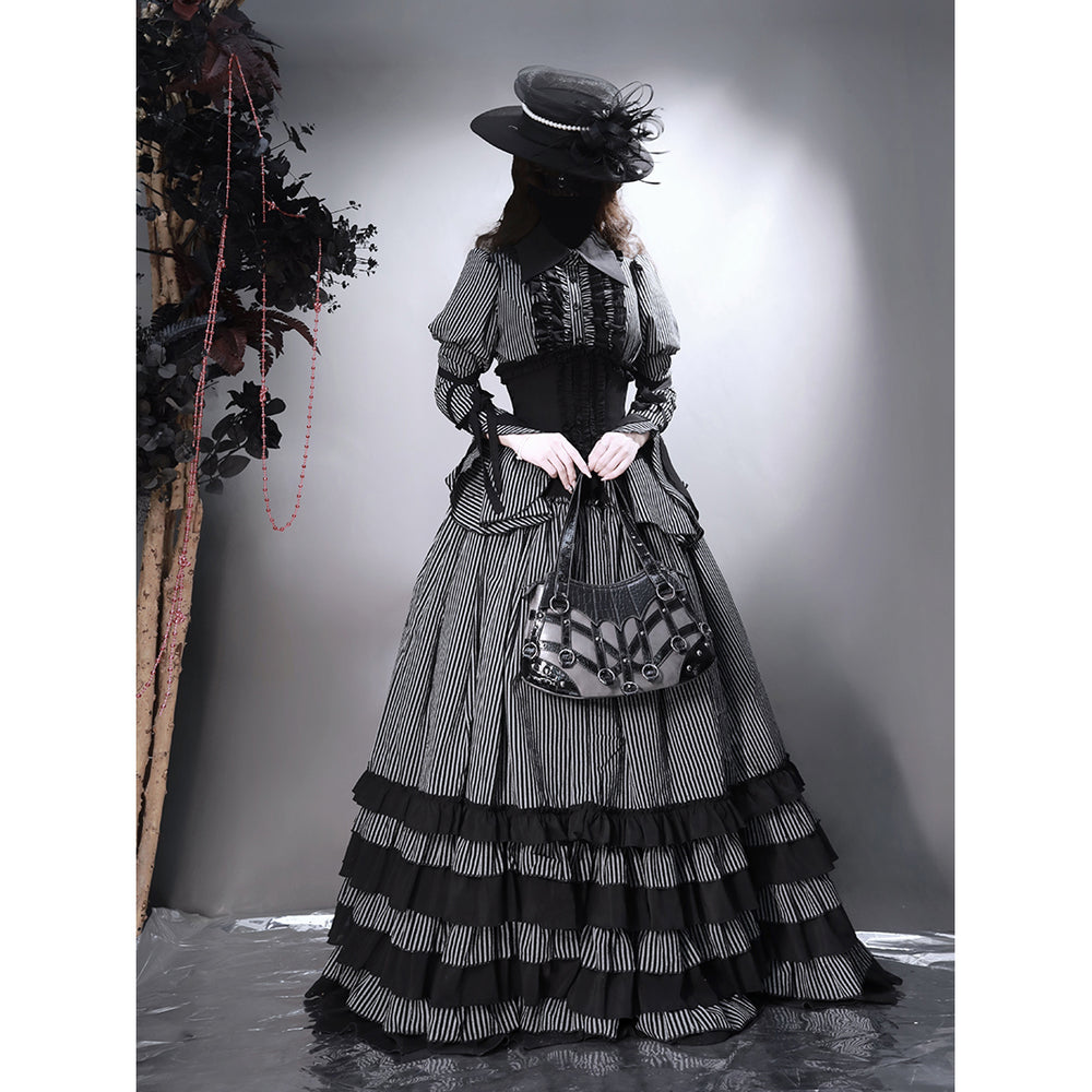 暗黙の令嬢のゴシックトップスとロングスカートとコルセット