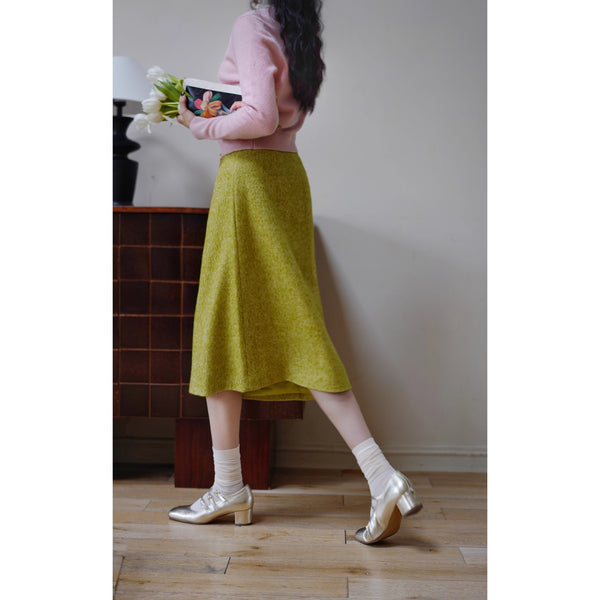 黄緑の若葉色ウールハーフスカート