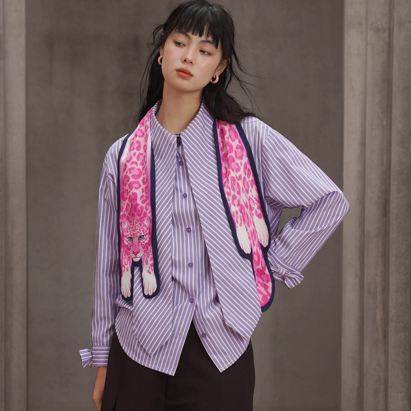 薄紫の縦縞ストライプブラウス