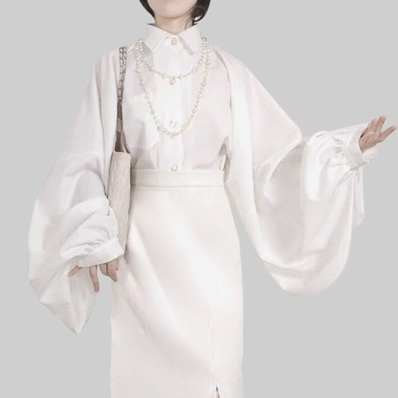 宮廷令嬢のバルーンスリーブブラウス