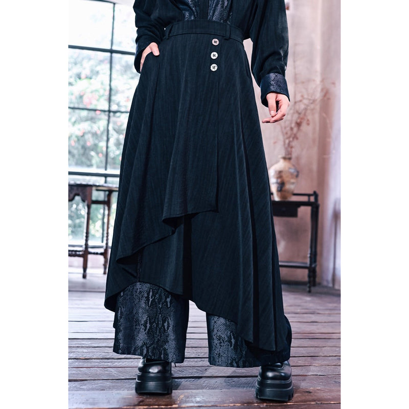漆黒の蛇鱗ワイドドレープパンツ