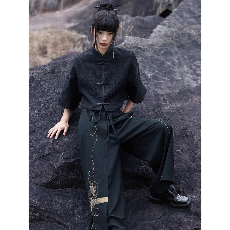 漆黒令嬢の刺繍チャイナトップス