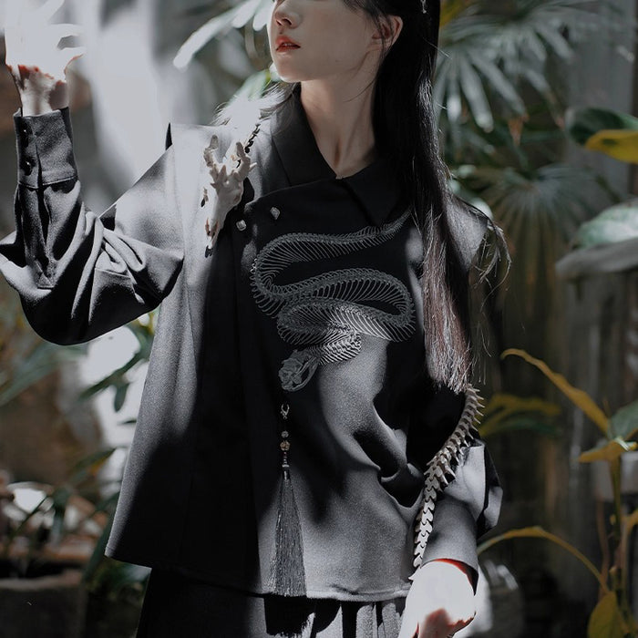 蛇骨の刺繍アシンメトリートップス - Black – ManusMachina