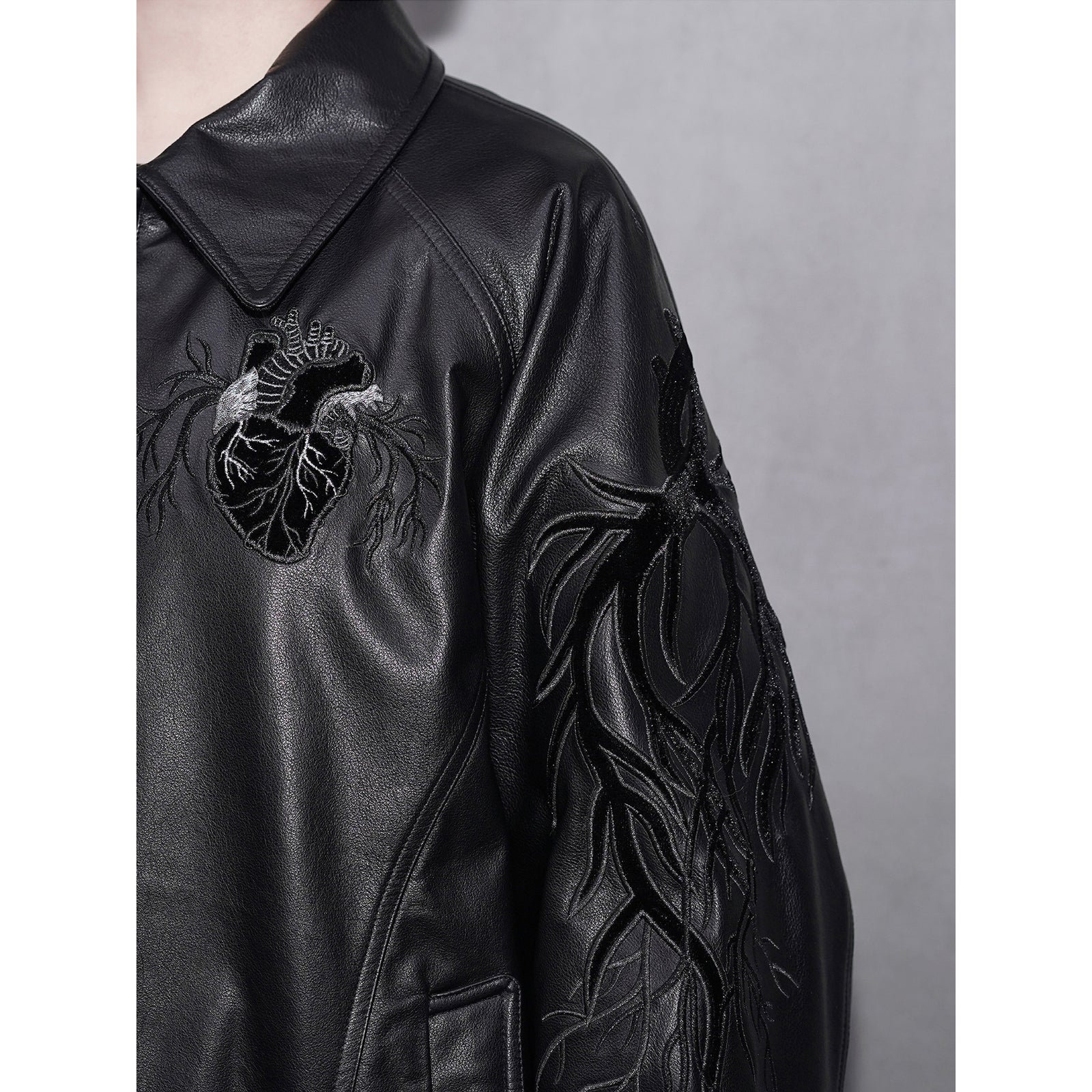 心臓の刺繍レザージャケット – ManusMachina