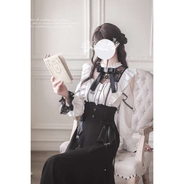 窓辺の令嬢のフリルトップスとコルセットスカート