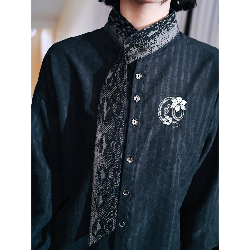 暗夜の蛇鱗の刺繍スカーフブラウス