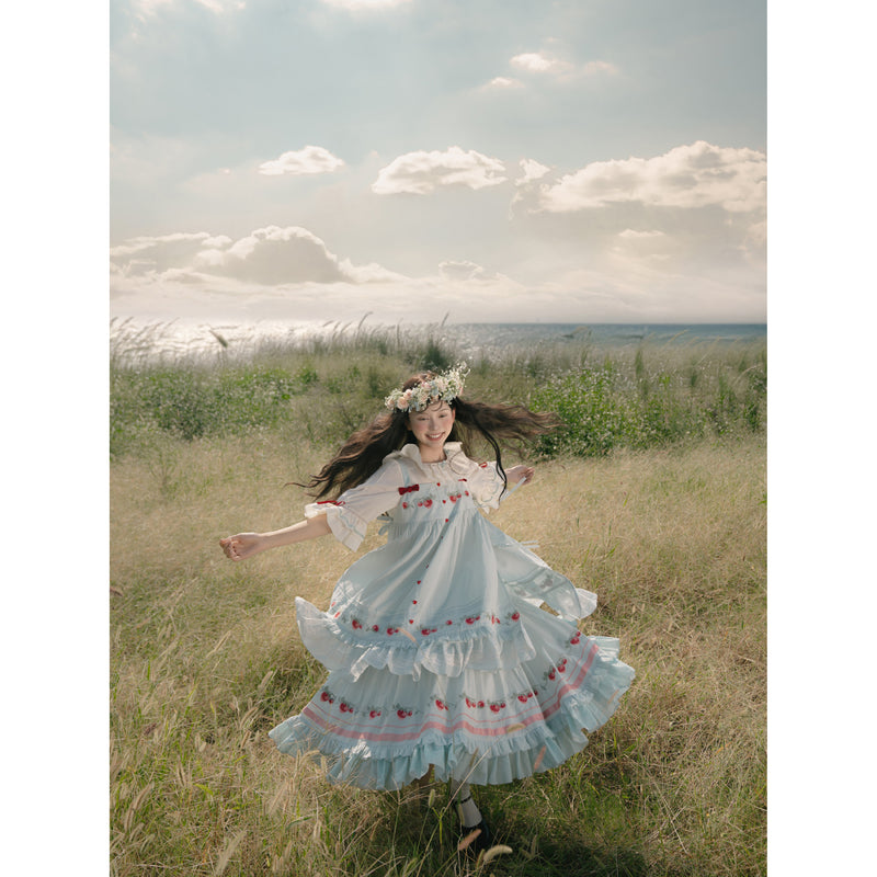 いちご摘みの刺繍トップスとスカートとブラウス - Light Blue[2026年2月上旬-3月上旬発送予定]