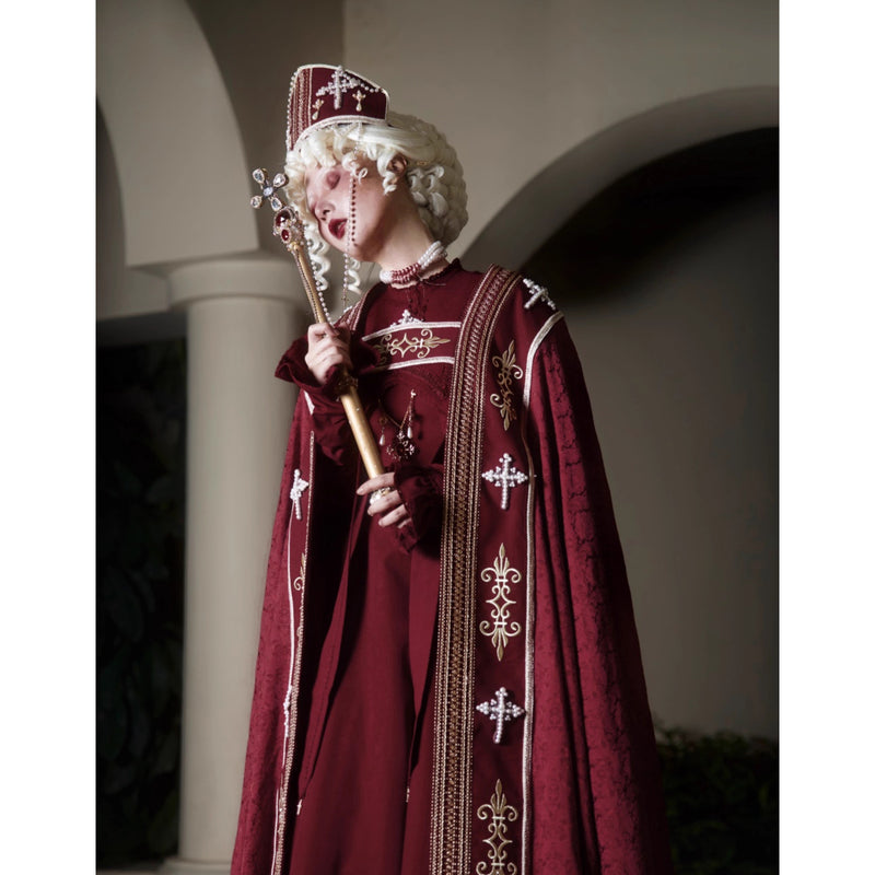 月夜の修道女の刺繍ワンピース - Wine Red（シャーリングスリーブ）[2025年12月上旬-2026年1月上旬発送予定]