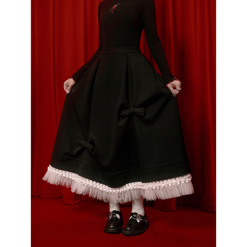 黒鴉と蝶結びのブラックスカート