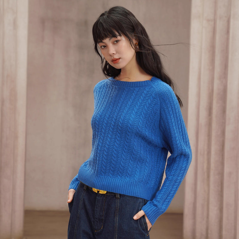 ケーブル編みのレトロセーター