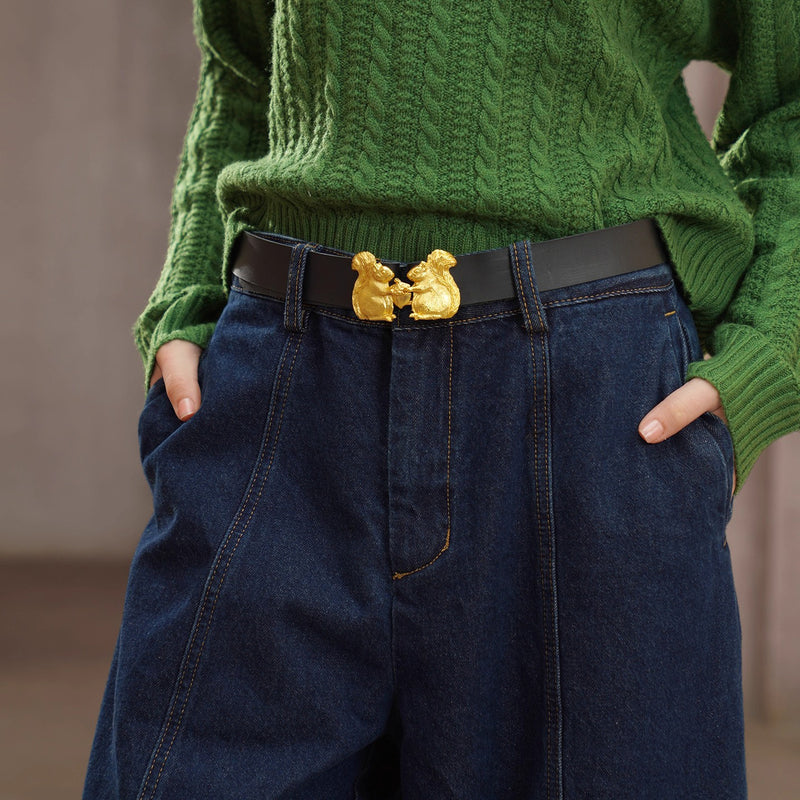 紺藍色のクロップドワイドデニムパンツ