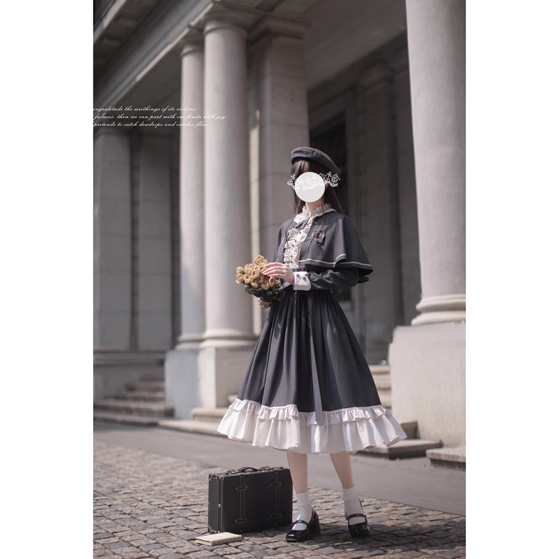 公爵令嬢のクラシカルワンピースとケープ