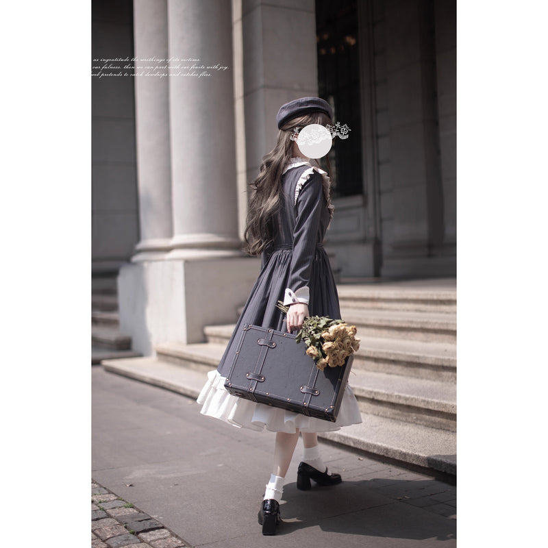 公爵令嬢のクラシカルワンピースとケープ