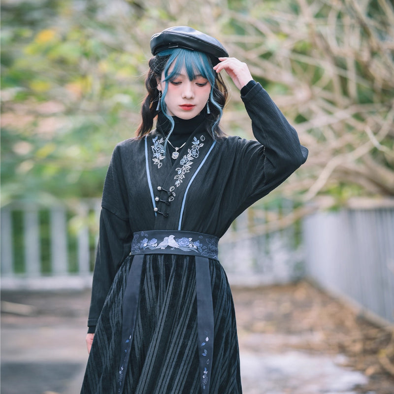 椿の花の刺繍チャイナブラウス