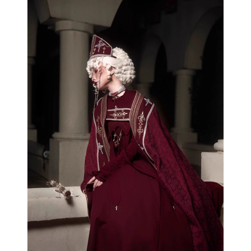 月夜の修道女の刺繍ワンピース - Wine Red（シャーリングスリーブ）[2025年12月上旬-2026年1月上旬発送予定]