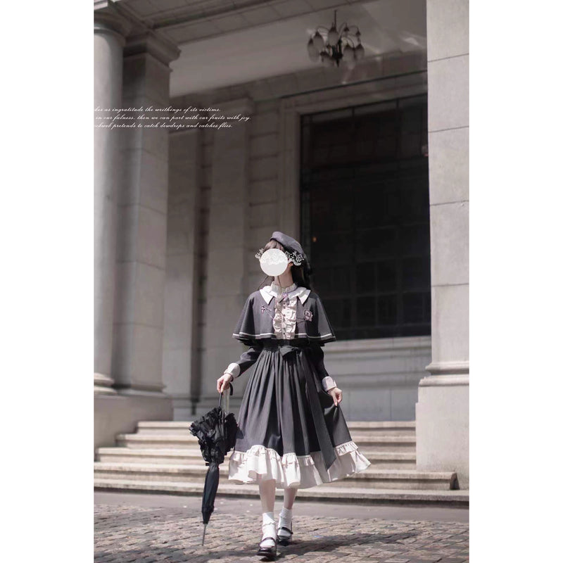 公爵令嬢のクラシカルワンピースとケープ