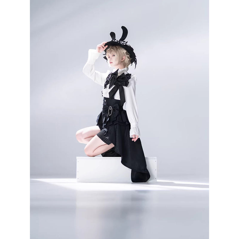 黒兎騎士のコルセットとブラウスとハーフパンツとバックリボンと帽子と