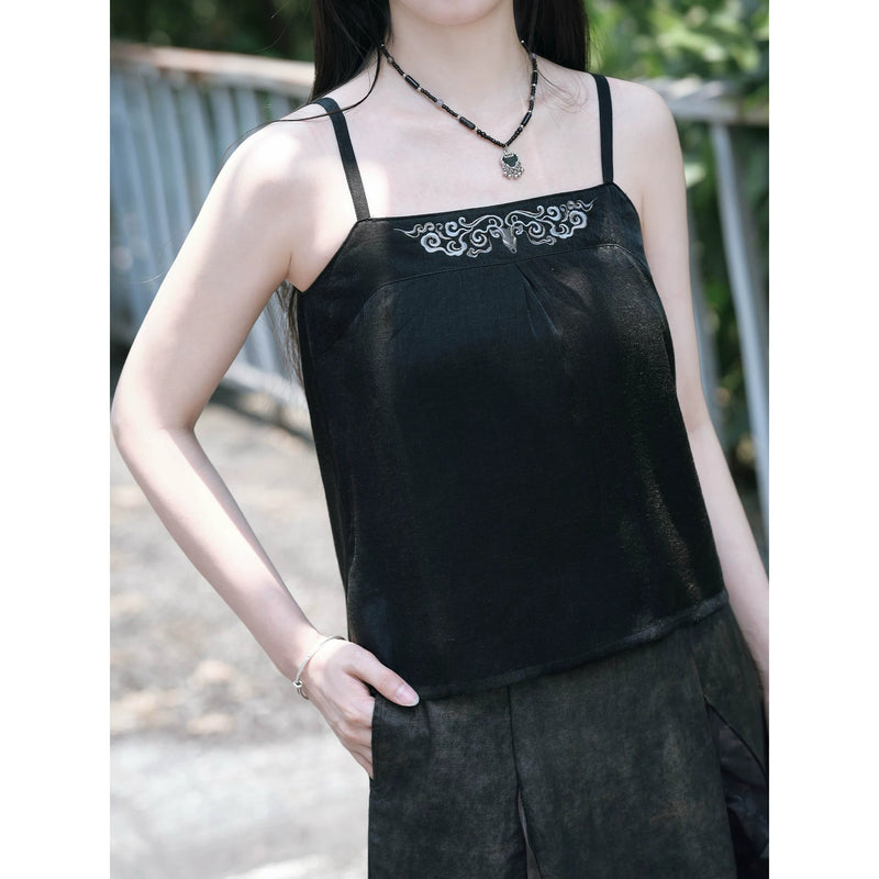 煙霧の鹿の刺繍キャミソール – ManusMachina