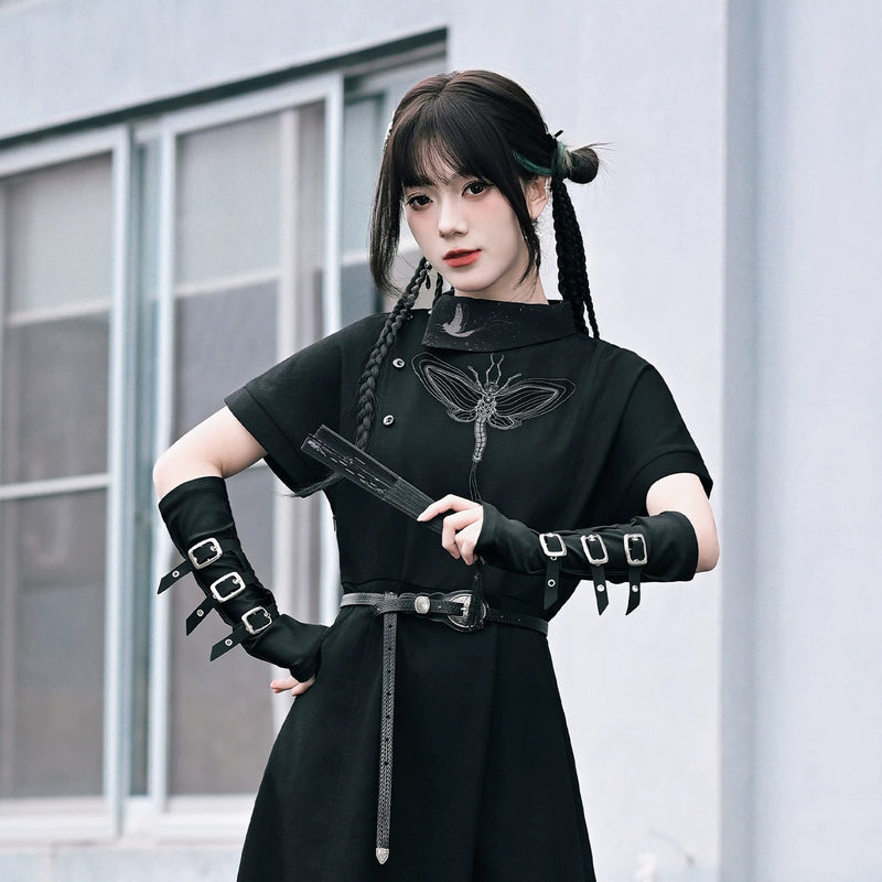 暗黒令嬢のバックルアームカバー – ManusMachina