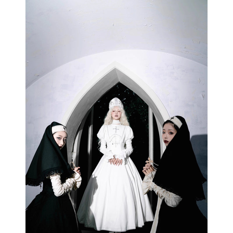 月夜の修道女の刺繍ワンピース - White（シャーリングスリーブ）[2025年12月上旬-2026年1月上旬発送予定]
