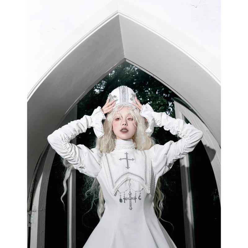 月夜の修道女の刺繍ワンピース - White（シャーリングスリーブ）[2025年12月上旬-2026年1月上旬発送予定]
