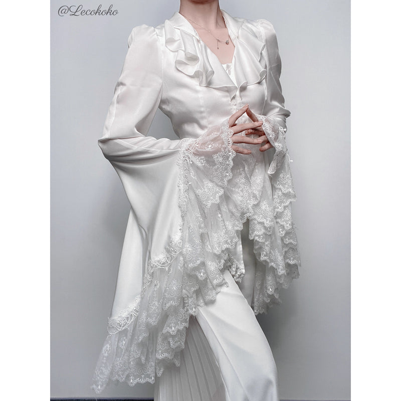 王侯貴族のゴシックブラウス - White[2026年2月下旬-3月下旬発送予定]