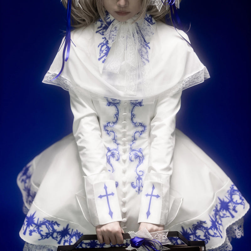 祈りを捧げる聖女のワンピースとケープとアクセサリー - White x Blue