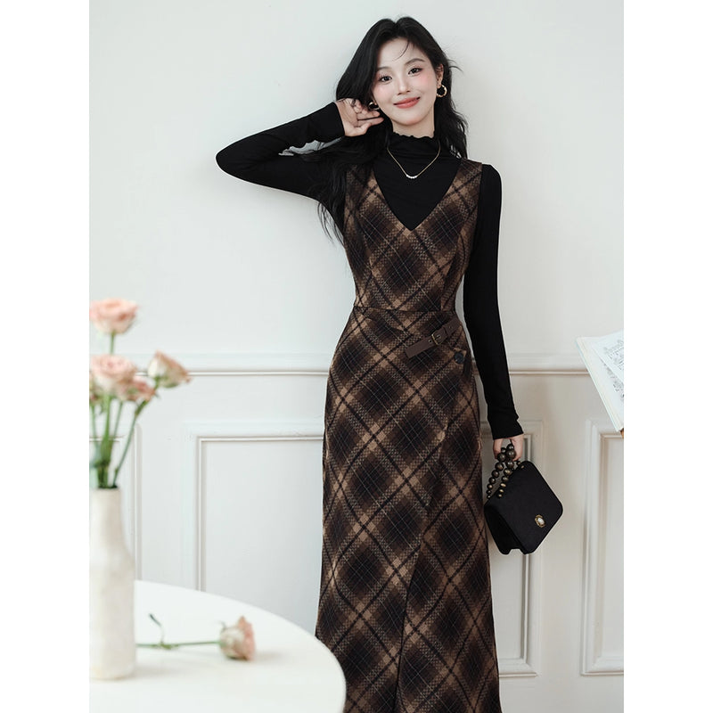 British Plaid Jumper Skirt and High-neck Top