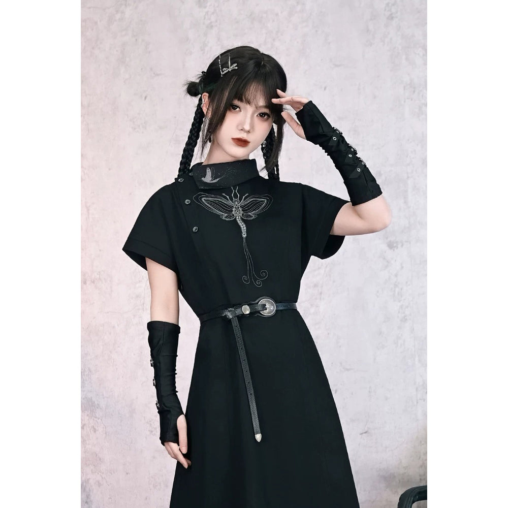 暗黒令嬢のバックルアームカバー – ManusMachina
