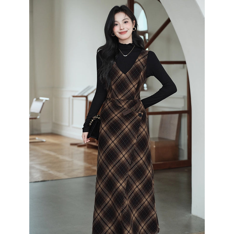 British Plaid Jumper Skirt and High-neck Top