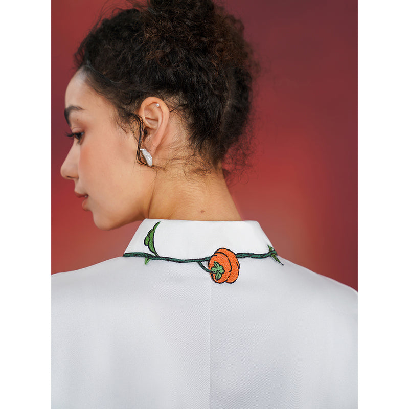柿の実の刺繍襟ブラウス