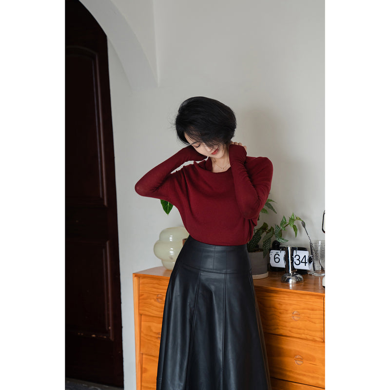 漆黒の貴婦人のハイウエストレザースカート
