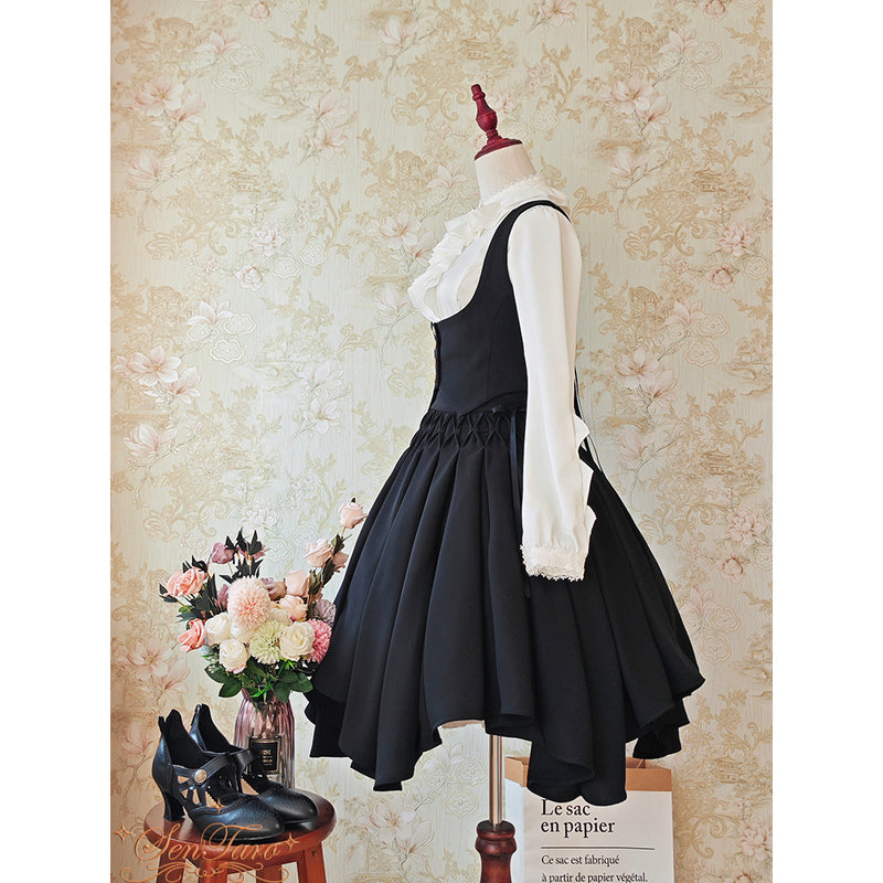漆黒のお嬢様の編み上げベストとブルーミングスカート