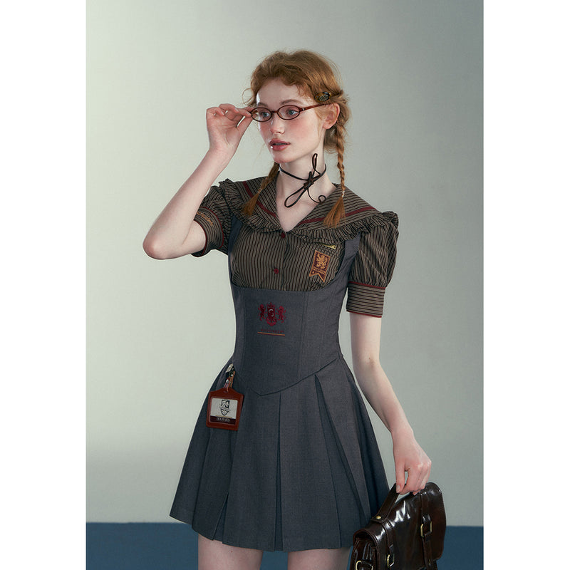 魔法学校の刺繍カレッジジャンパースカート